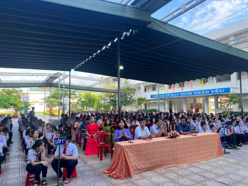 Trường THCS Lý Thái Tổ