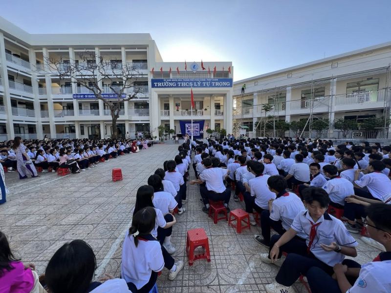 Trường THCS Lý Tự Trọng