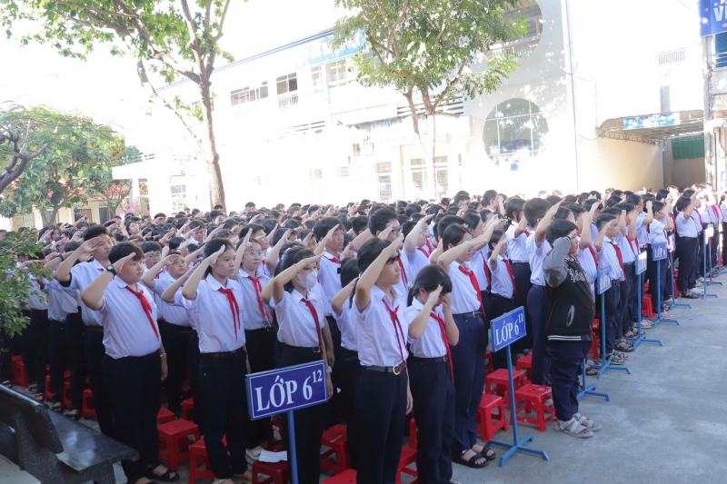 Trường THCS Mai Xuân Thưởng