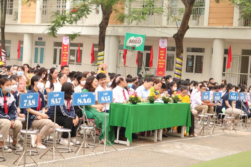 Trường THCS Mễ Trì