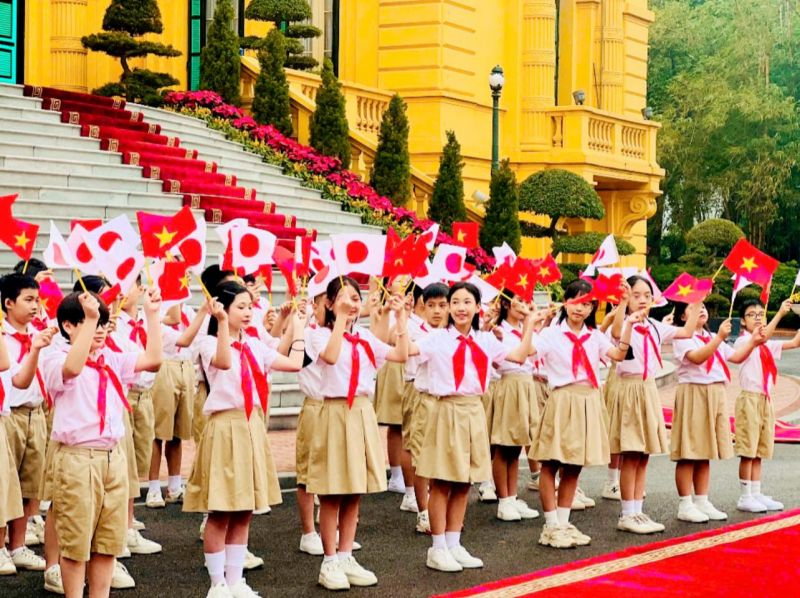 Trường THCS Nguyễn Du