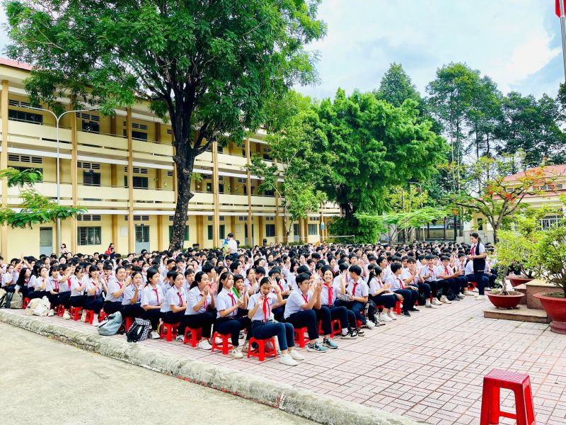 Trường THCS Nguyễn Đức Ứng