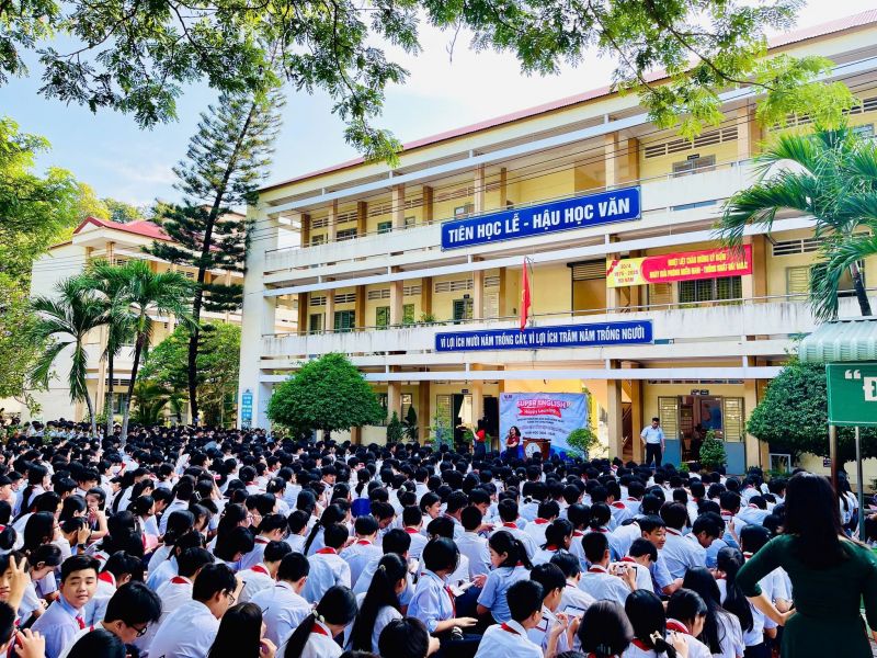 Trường THCS Nguyễn Đức Ứng