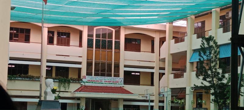Trường THCS Nguyễn Văn Quỳ