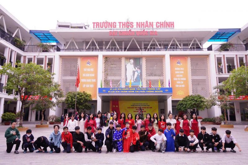 Trường THCS Nhân Chính