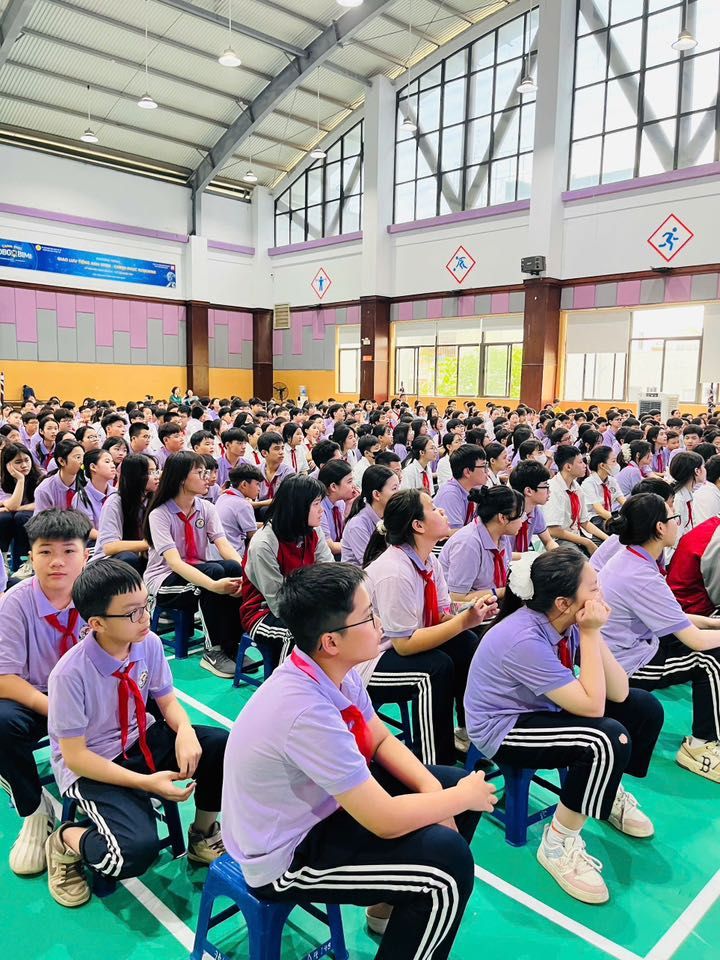 Trường THCS Nhật Tân