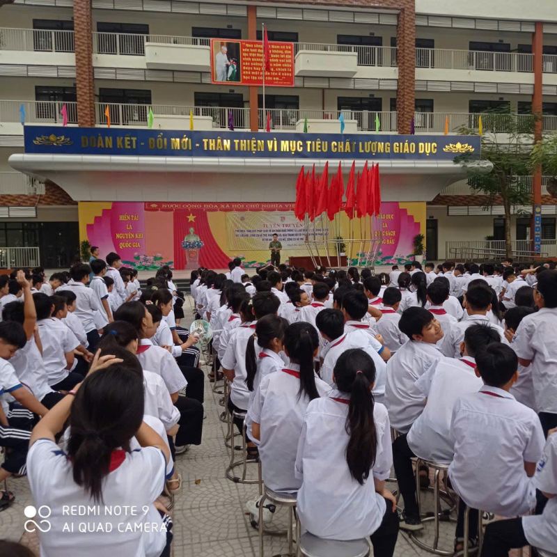 Trường THCS Phạm Hồng Thái
