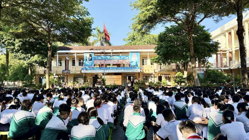 Trường THCS Phan Chu Trinh