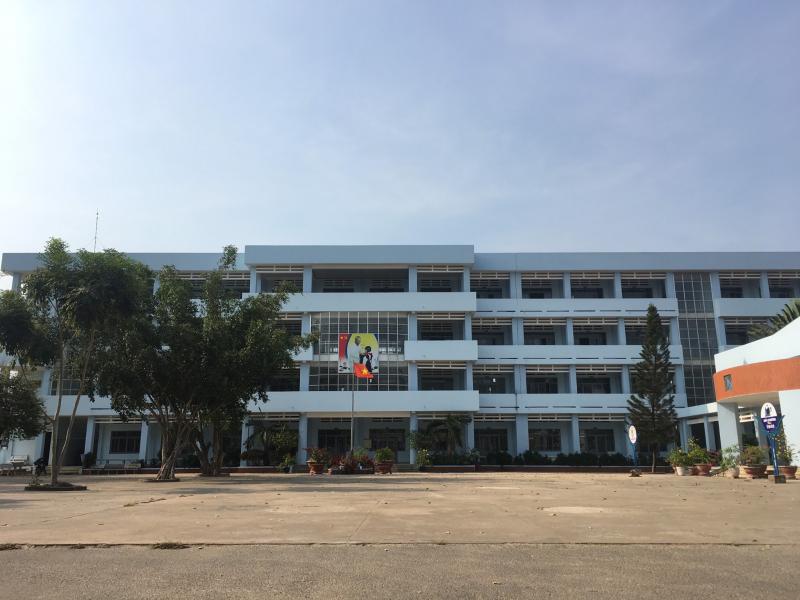 Trường THCS Phú Đông