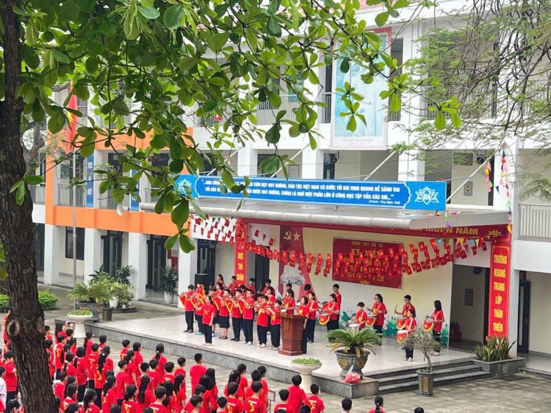 Trường THCS Phú Thị