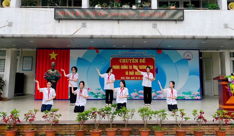 Trường THCS Phúc Đồng