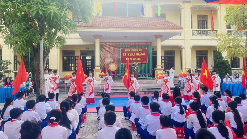 Trường THCS Quỳnh Giang