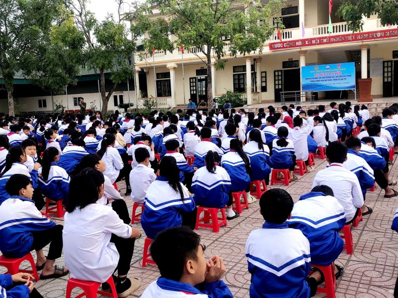Trường THCS Quỳnh Lập