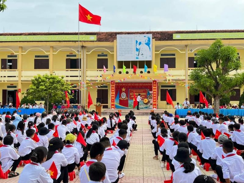 Trường THCS Quỳnh Liên