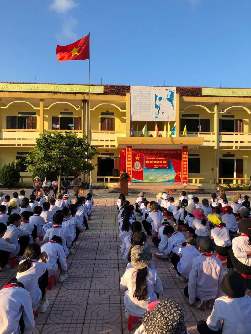 Trường THCS Quỳnh Liên