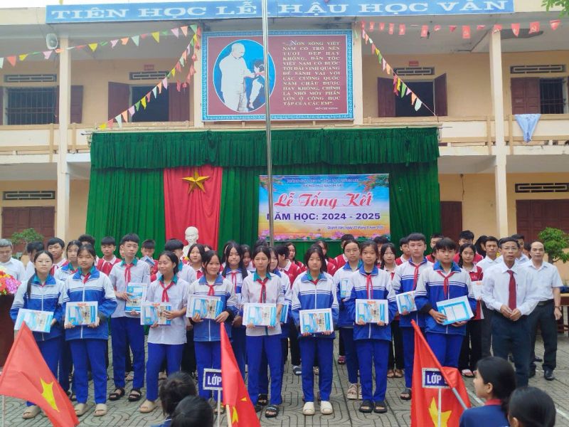 Trường THCS Quỳnh Văn