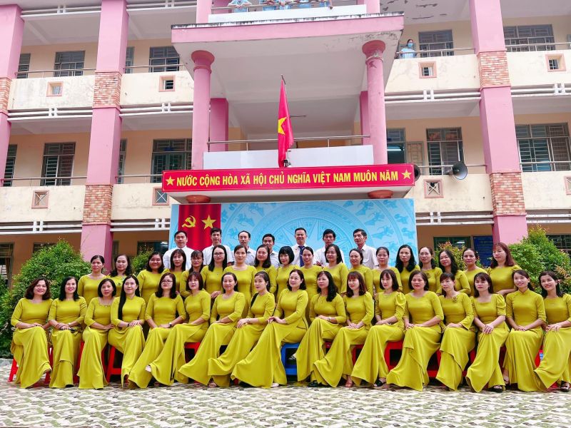 Trường THCS Tân Bình