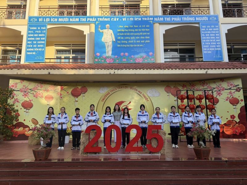 Trường THCS Tân Lợi