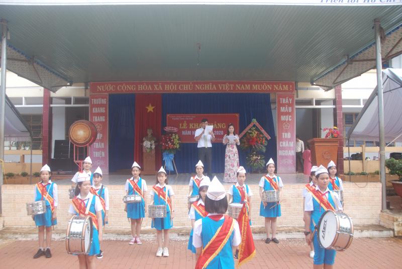Trường THCS Tân Phú