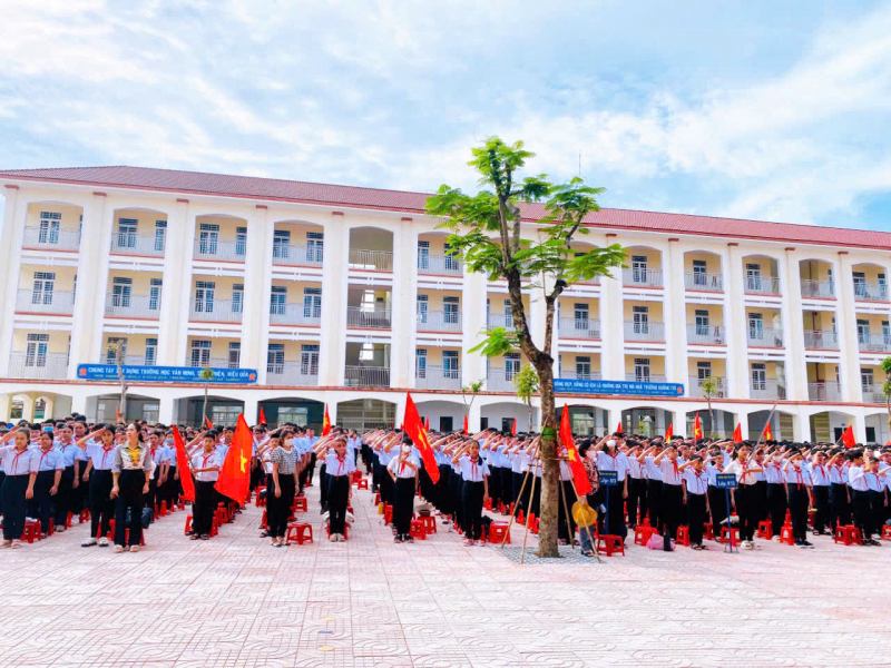 Trường THCS Tân Xuân