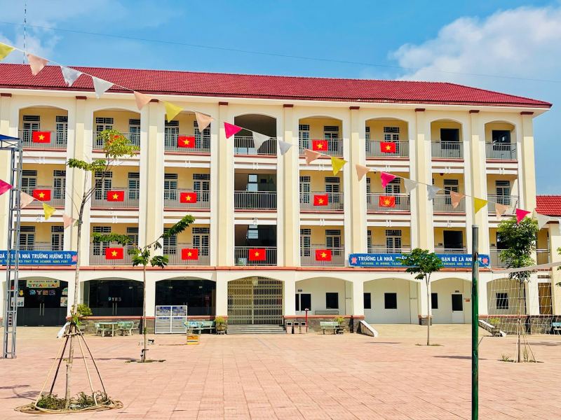 Trường THCS Tân Xuân