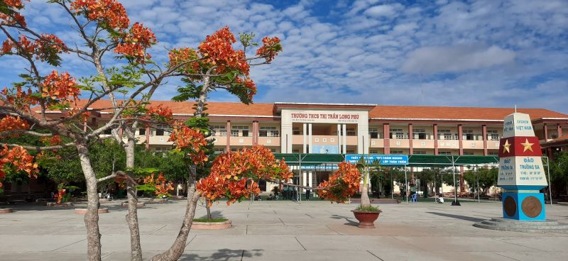 Trường THCS Thị trấn Long Phú