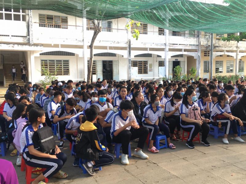 Trường THCS Thị Trấn Phong Điền