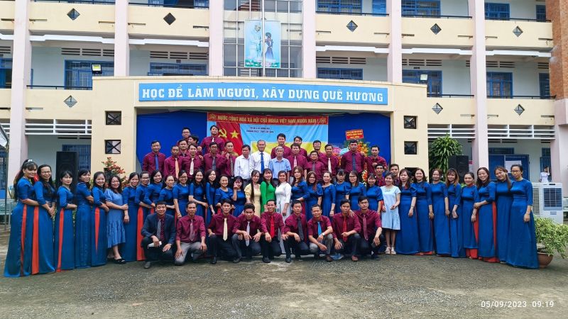 Trường THCS - THPT Tây Sơn