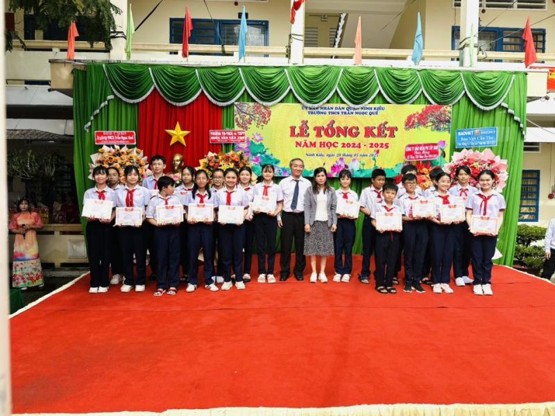 Trường THCS Trần Ngọc Quế