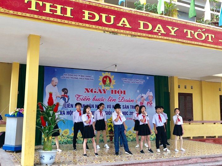 Trường THCS Trần Phú