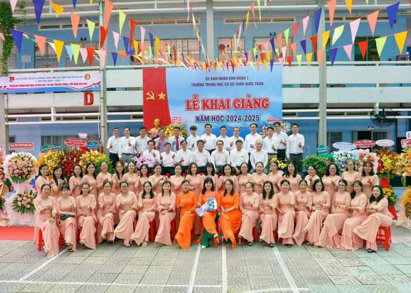 Trường THCS Trần Quốc Tuấn