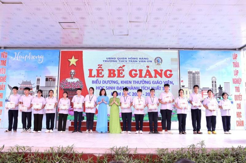 Trường THCS Trần Văn Ơn