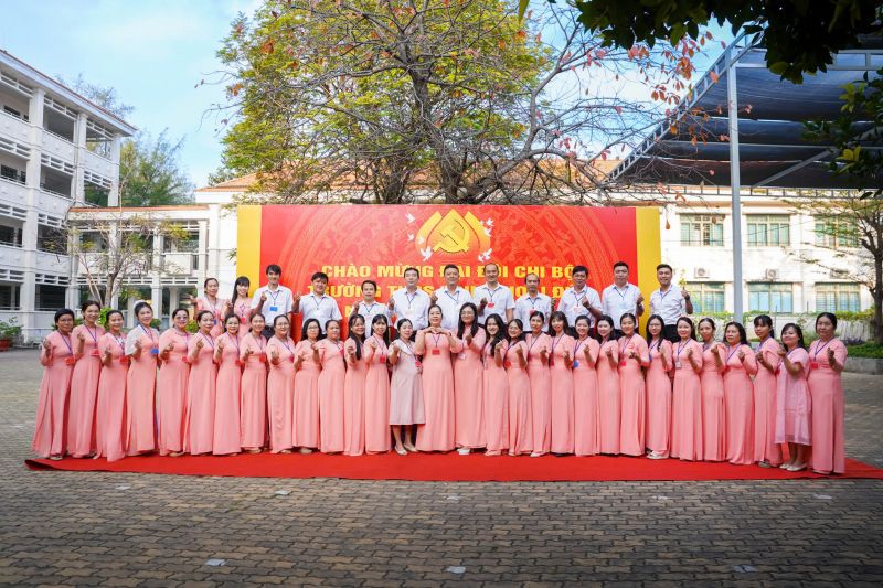 Trường THCS Trịnh Hoài Đức