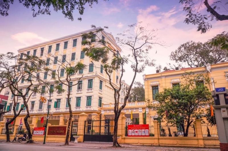 Trường THCS Trưng Vương