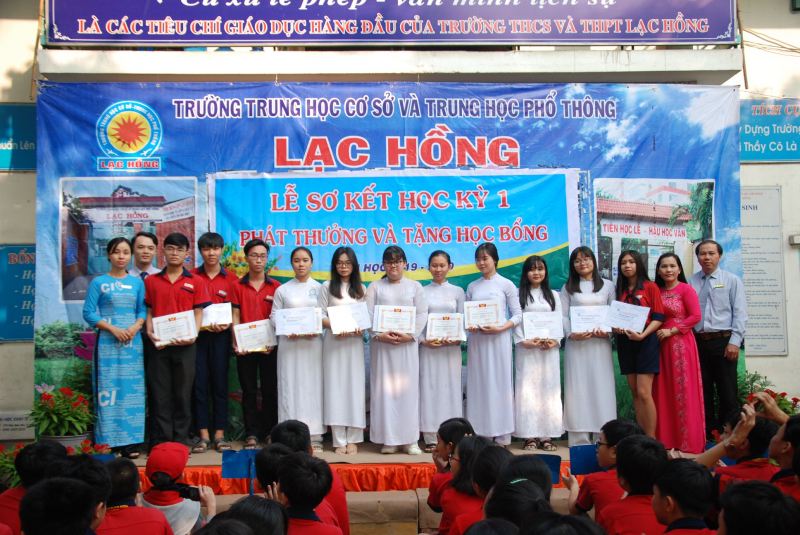 Trường THCS và THPT Lạc Hồng