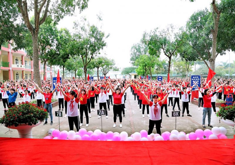 Trường THCS Việt Hùng