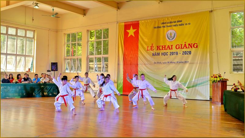 Trường thể thao thiếu niên 10 - 10