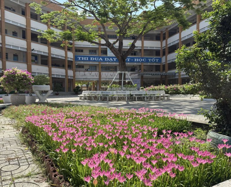 Trường THPT Bình An