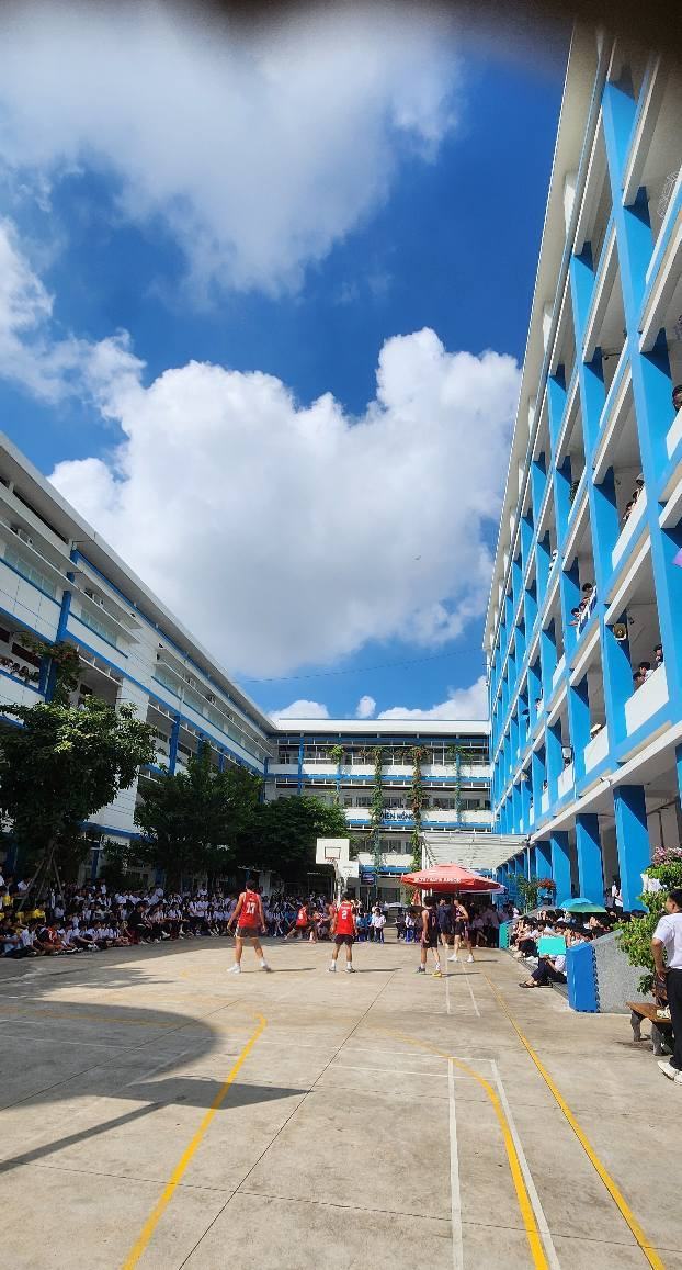 Trường THPT Bùi Thị Xuân