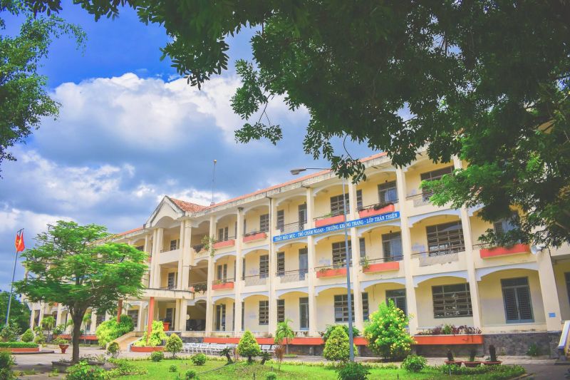 Trường THPT Cần Đước