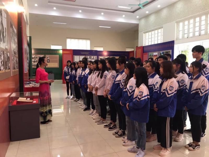 Trường THPT Cao Bình