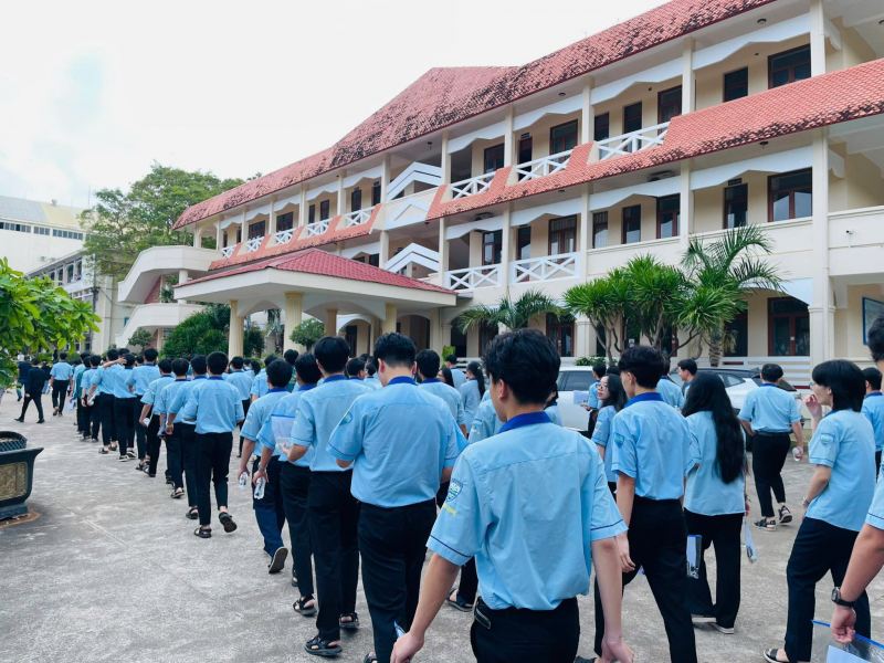 Trường THPT Chi Lăng