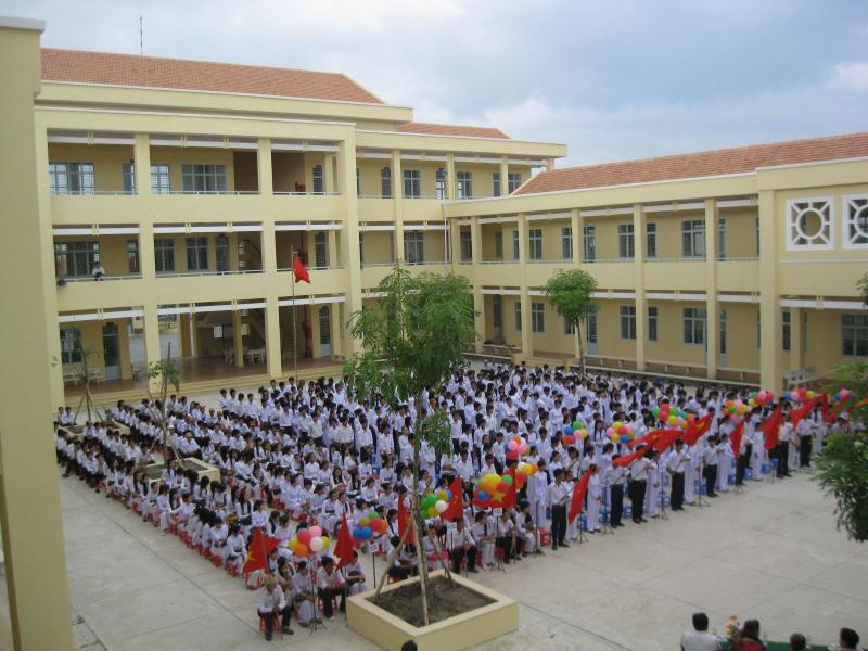 Trường THPT Chiêm Thành Tấn