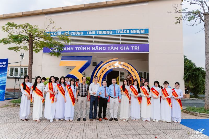 Trường THPT Chu Văn An