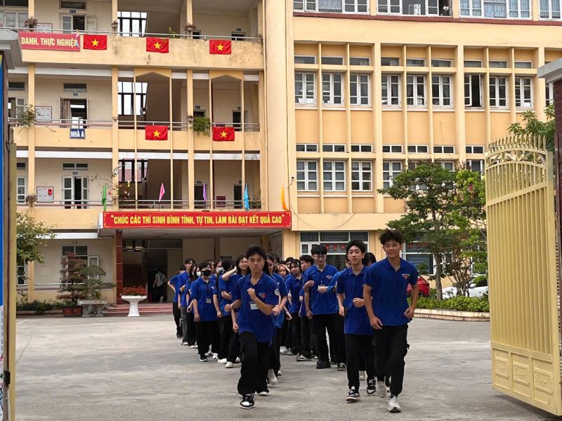 Trường THPT chuyên Chu Văn An