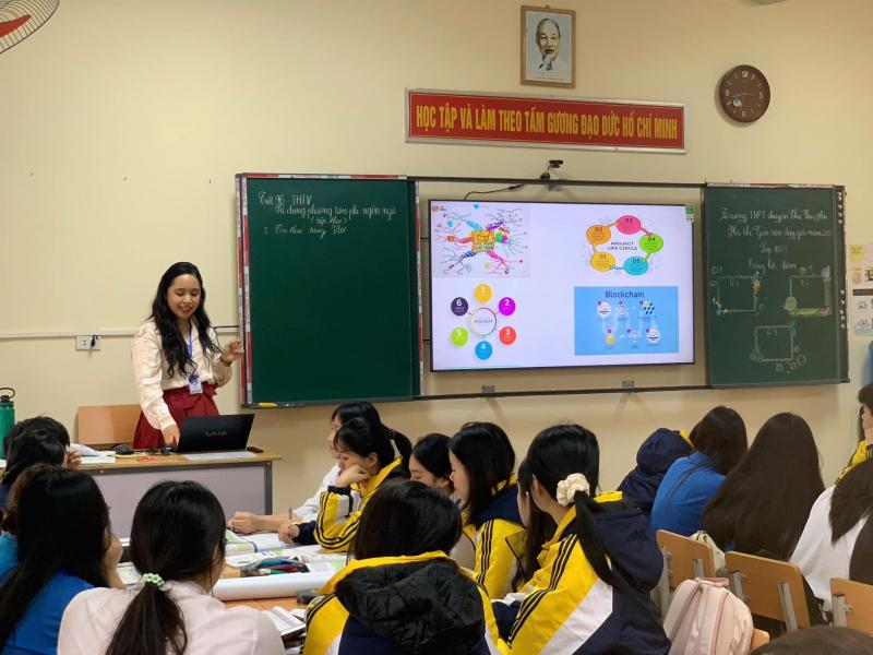 Trường THPT chuyên Chu Văn An