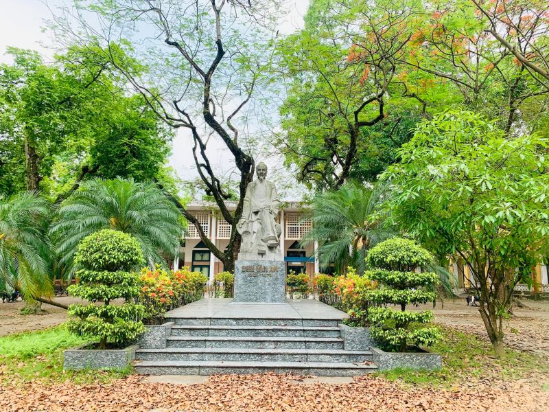 Trường THPT chuyên Chu Văn An (Trường Bưởi)