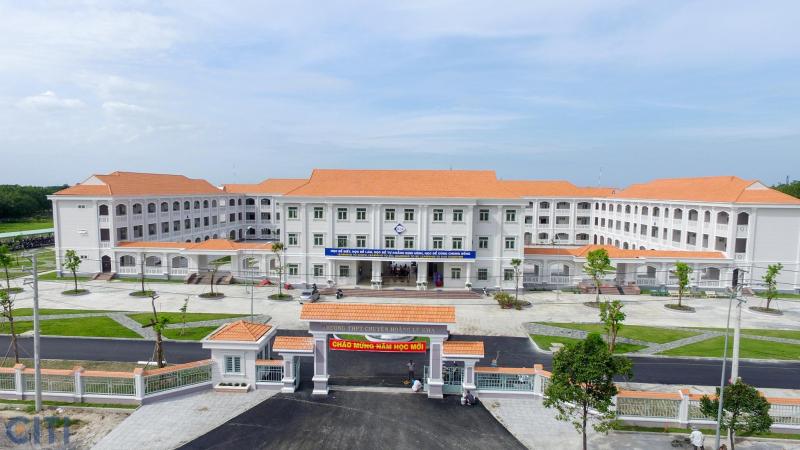 Trường THPT Chuyên Hoàng Lê Kha