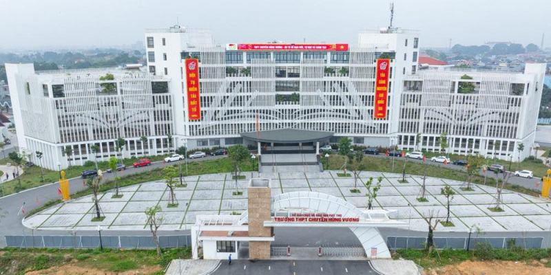 Trường THPT Chuyên Hùng Vương