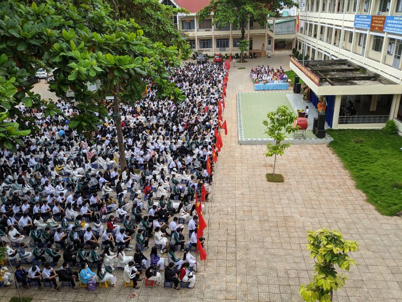 Trường THPT Chuyên Hùng Vương - Gia Lai